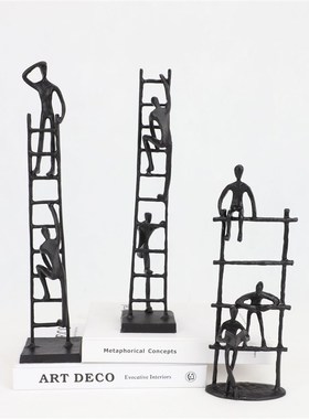 北欧黑色攀登人摆件样板房样品屋展示中心卧室书房客厅桌面电视柜