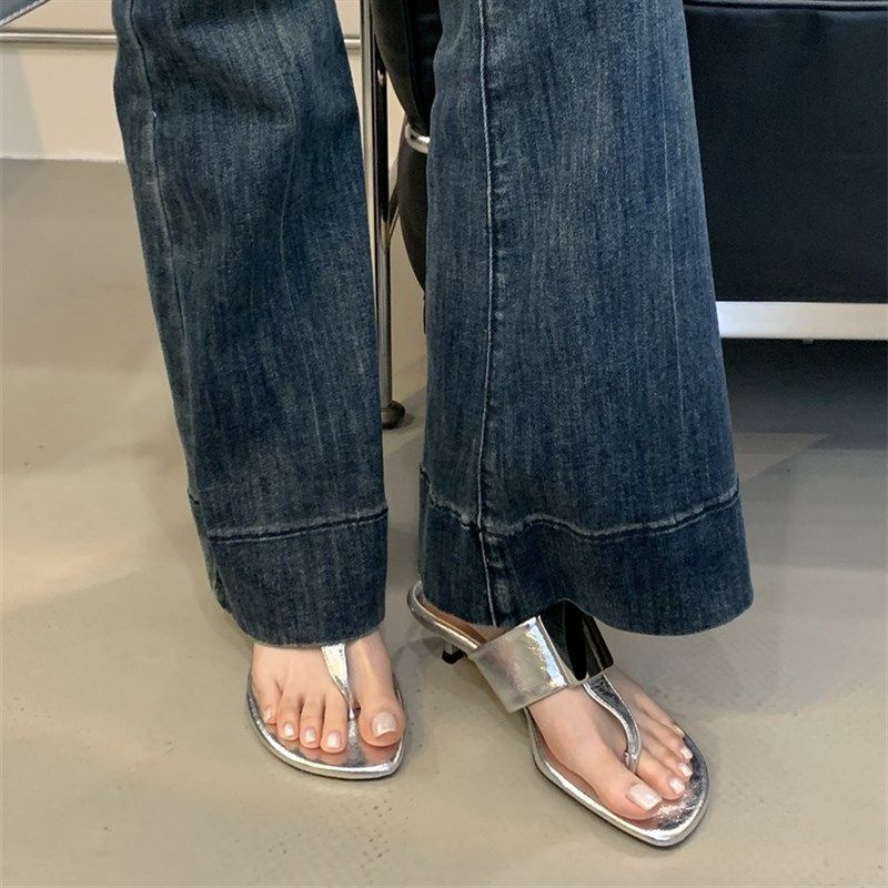 2025夏季新款金属扣细跟中跟夹脚拖鞋低跟外穿猫跟女凉拖人字拖,淘宝优惠券,粉丝福利购,淘宝优惠卷