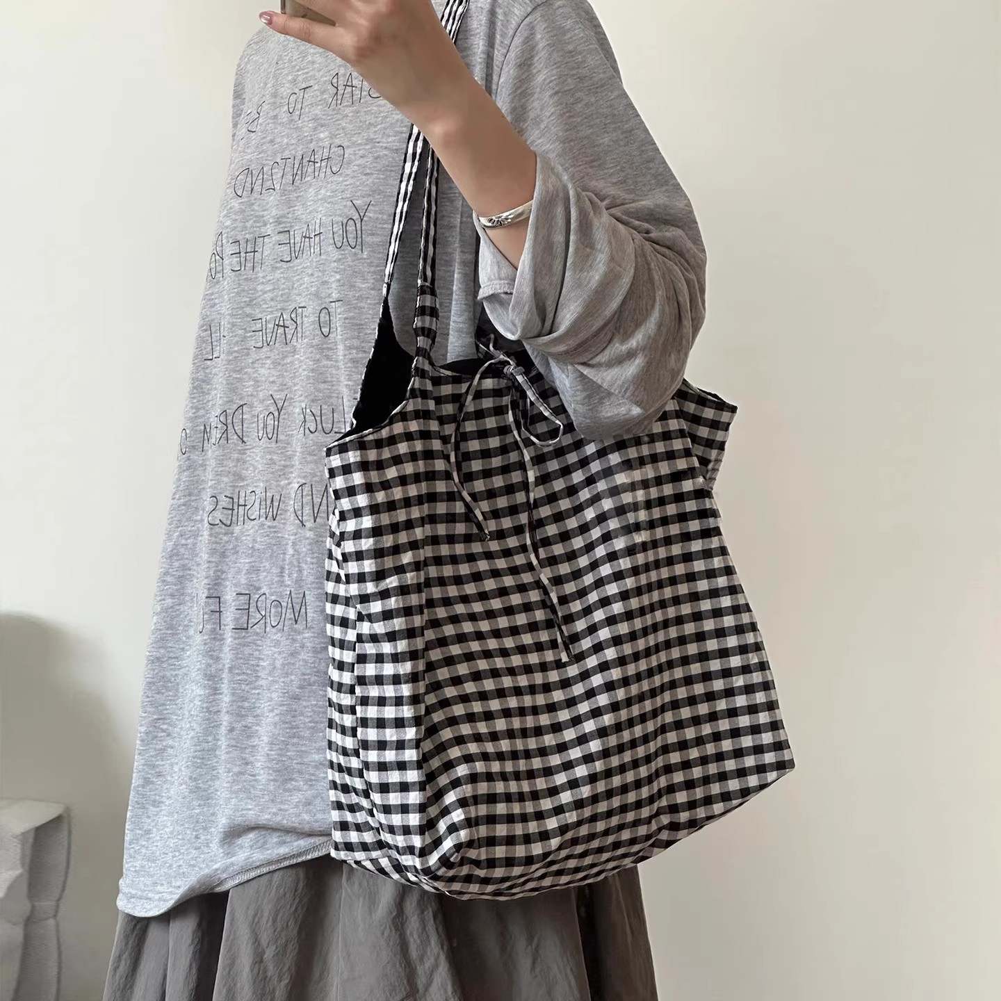 文艺百搭格子帆布双面包2025新款通勤外出手提包托特包抽绳布袋子 - 图1