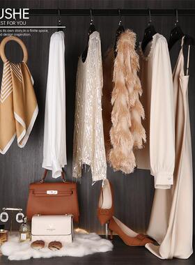 样板房衣帽间样板间衣柜摆件软装衣服女装丝巾高跟鞋包包组合