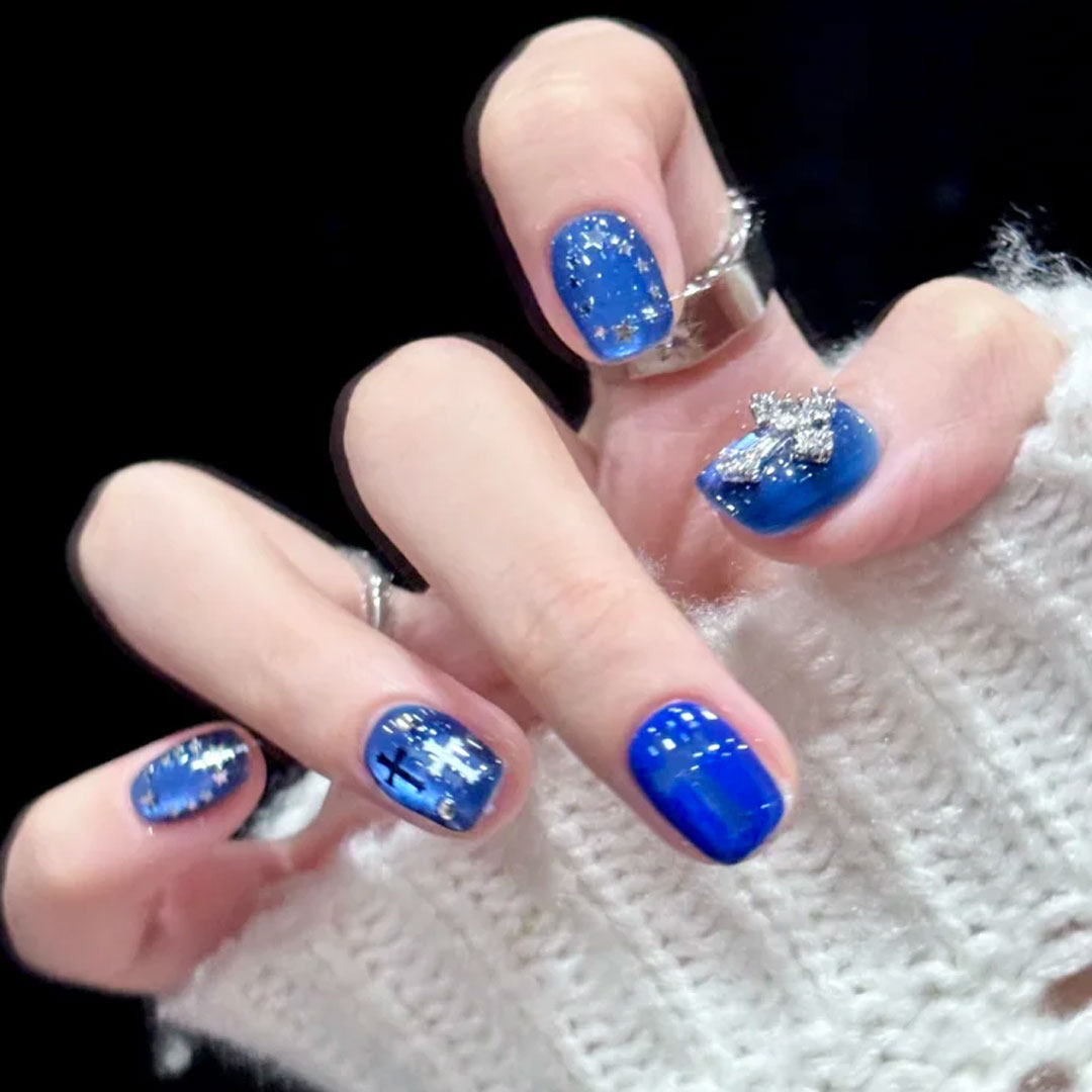 纯手工穿戴甲短款克莱因蓝猫眼克罗心美甲贴片高级感显白指甲贴片,淘宝优惠券,粉丝福利购,淘宝优惠卷