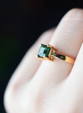 一斤钻戒 天然原矿绿碧玺戒指 晶体剔透 18K金 港码圈口12-13