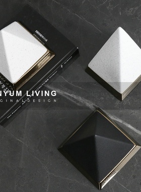 现代轻奢磨砂金字塔样板房软装饰品家居桌面摆Q件售楼处电视柜摆