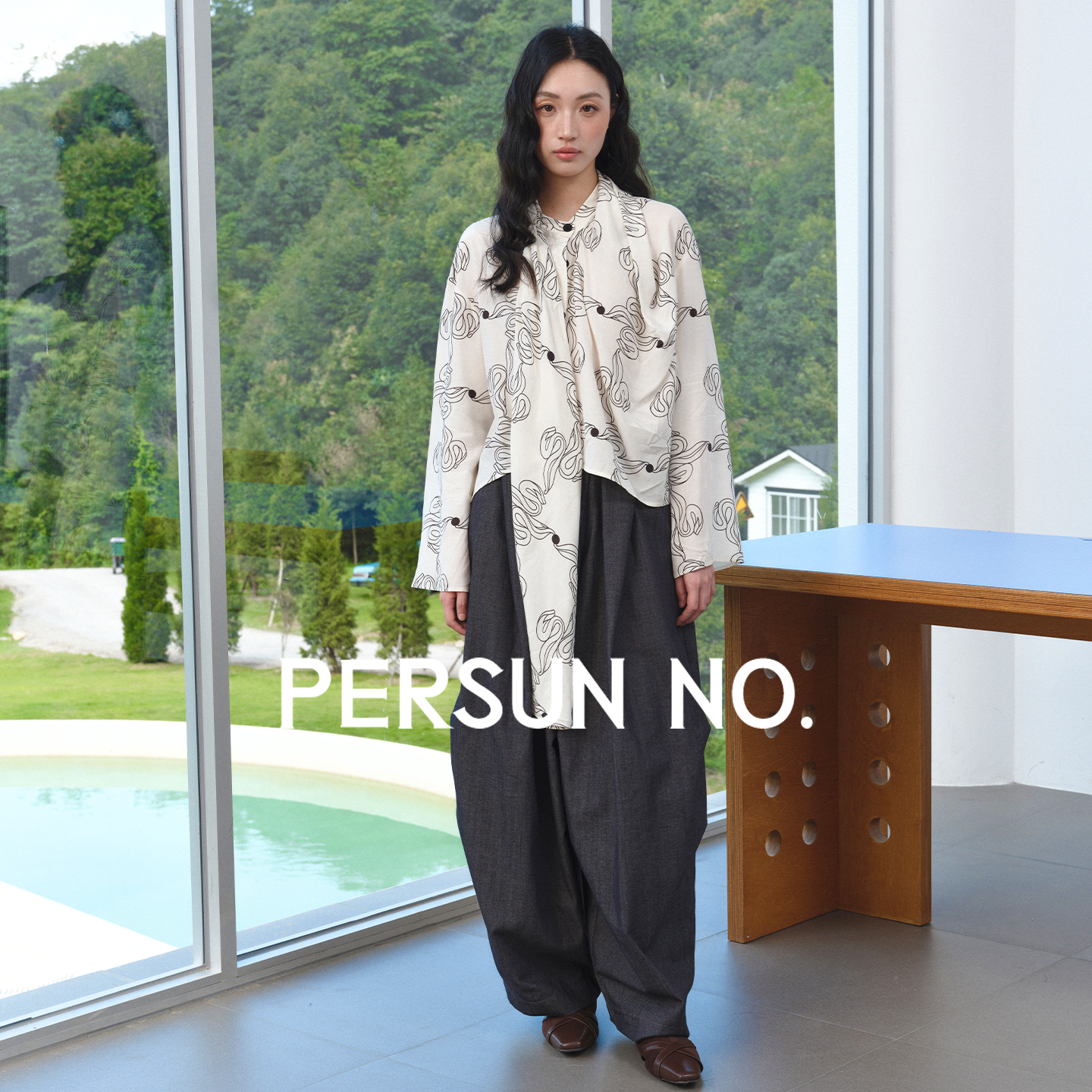 PERSUN NO.备述法式慵懒高级感桑蚕丝绳结印花休闲宽松衬衫 - 图2