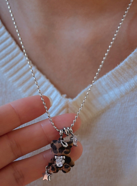 复古植绒镶钻小熊吊坠项链女