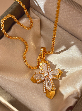 金色钻石十字架吊坠项链女