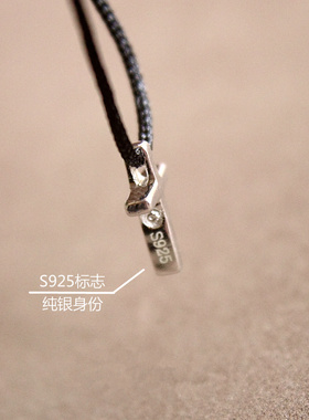 超迷你小十字架吊坠黑红绳r短款锁骨链S925纯银可爱项链女宝宝儿
