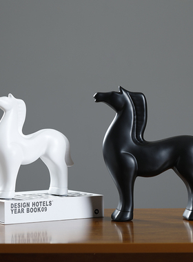 轻奢现代创意抽象马到成功办公室客厅电视柜书柜酒柜W软装饰品摆