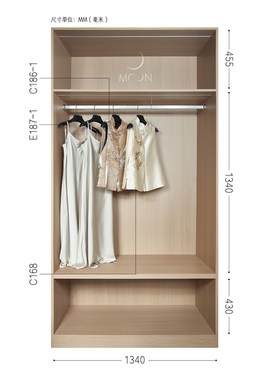 MOON慕空间新中式样板房衣帽间女士衣柜衣服马甲裙子外套摆件道具