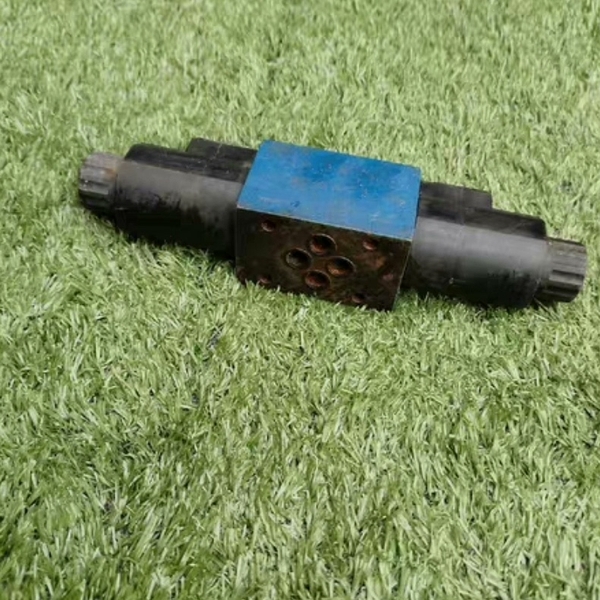 力士乐电磁阀 型号4WE6J70/HG24N9K4 拆机下来 - 图0