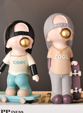 客厅玄关b篮球足球滑板小男孩人物摆件家居装饰品儿童房间书柜礼