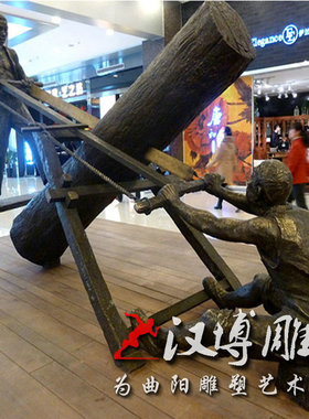 玻璃钢仿铜人物雕塑景观广场铸铜修理木桶工人雕塑铜雕塑人物定制