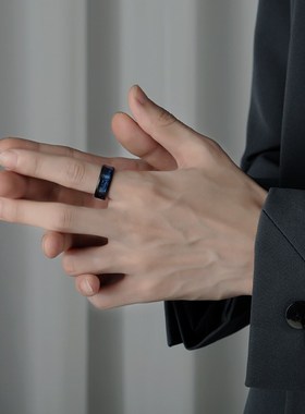 龙纹戒指男士新款潮牌百搭高级感个性设计感黑Q色钛钢指环男生戒