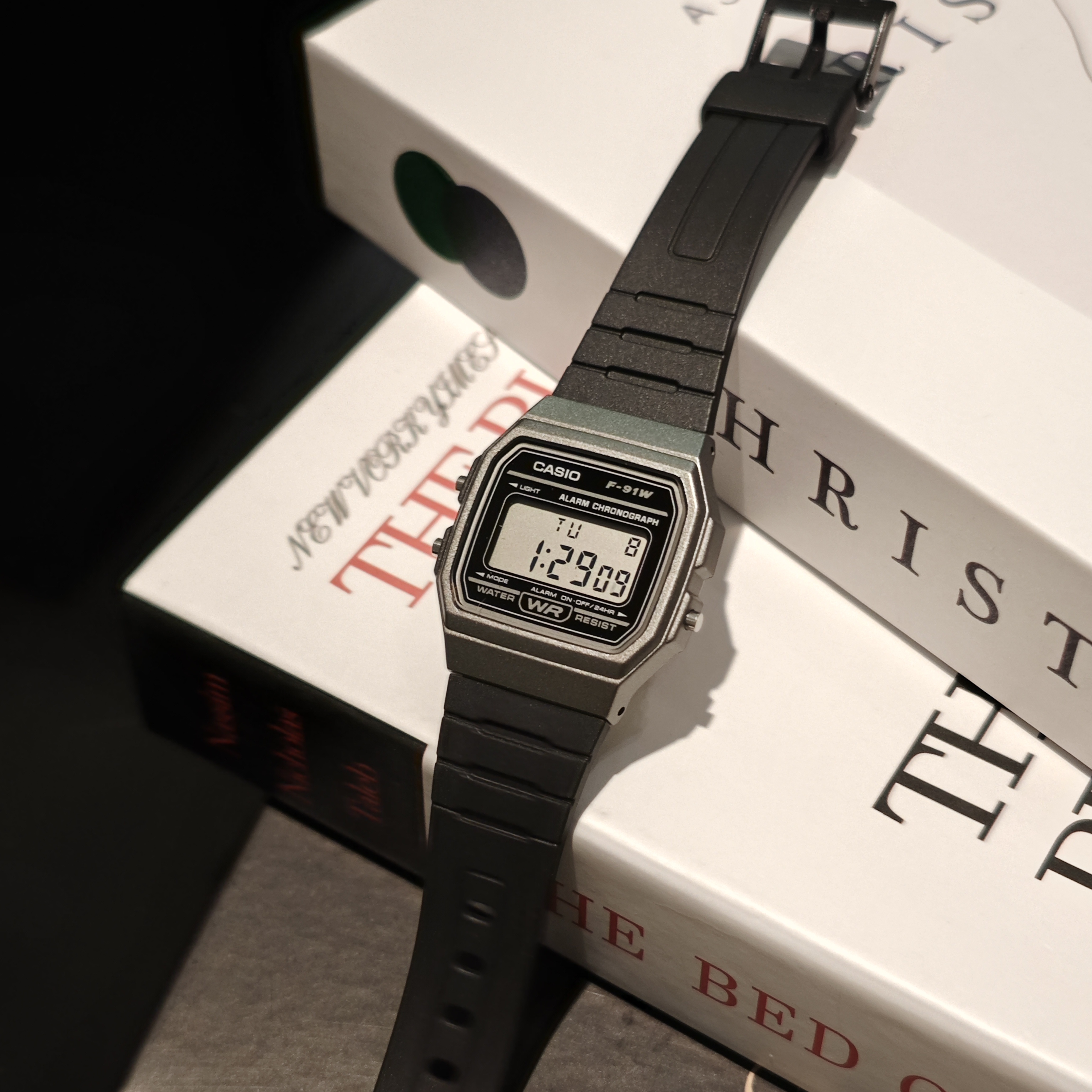 卡西欧(CASIO)手表男女款F91W-1全数字防水夜光复古电子学生手表 - 图2
