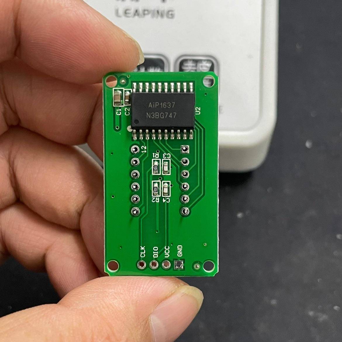 1.2英寸四8数码管时钟面板Aip1637串行控制器 - 图1