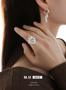 鱼头星星轻奢甜美爱心戒指女生食指戒指环气质白色蝴蝶结官方正品