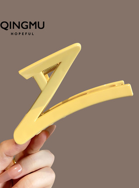 创意黄色几何字母抓夹女韩系简约通勤风鲨鱼夹后脑勺盘发卡子发饰