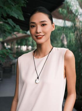 极简水滴吊坠项炼女款2025新款配饰抽拉黑绳长款毛衣炼轻奢高级感