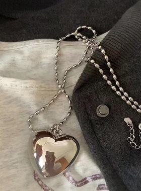 青岛出口高级铜镀白金长款项链小众设计立体大爱心毛衣链叠戴项链