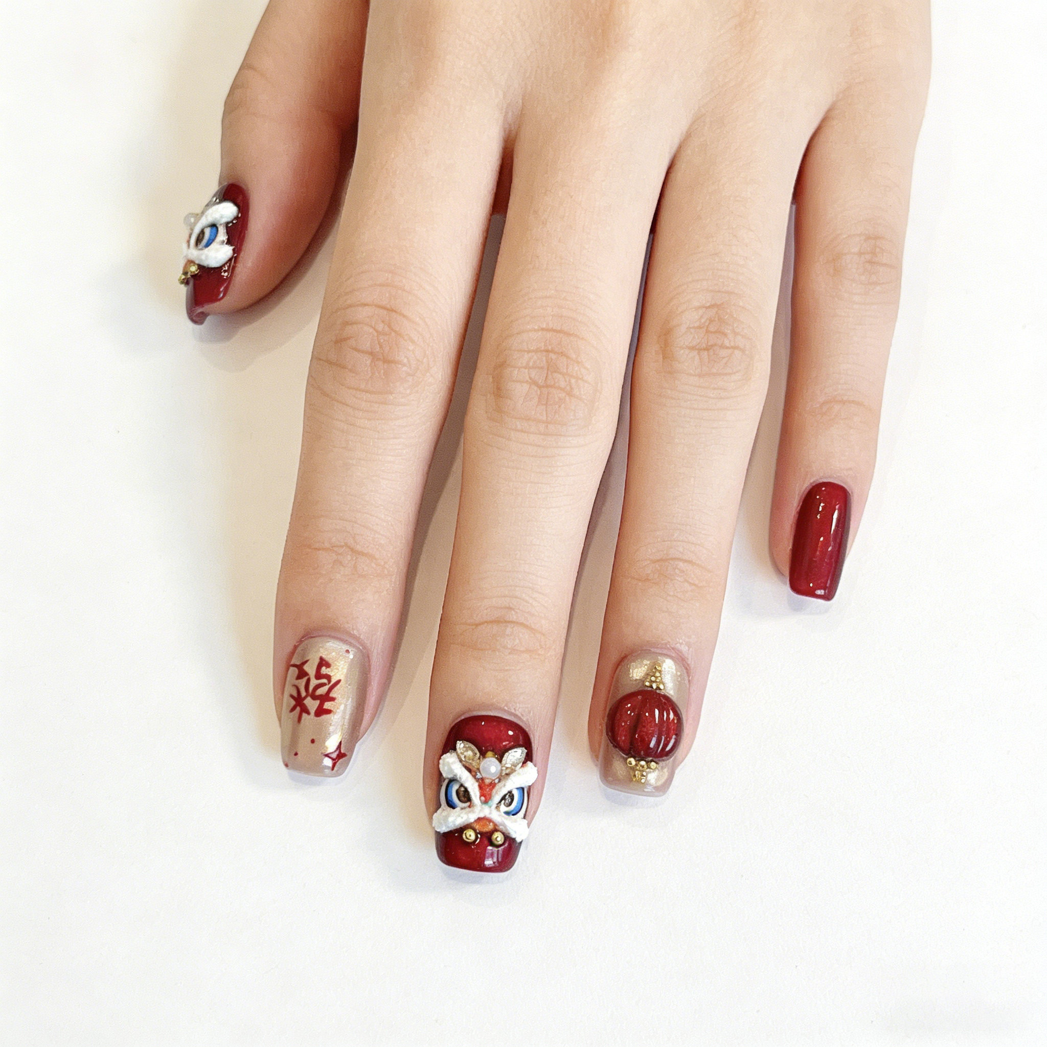 新年醒狮033红色灯笼舞狮图案纯手工穿戴甲短款高级感可拆卸美甲,淘宝优惠券,粉丝福利购,淘宝优惠卷