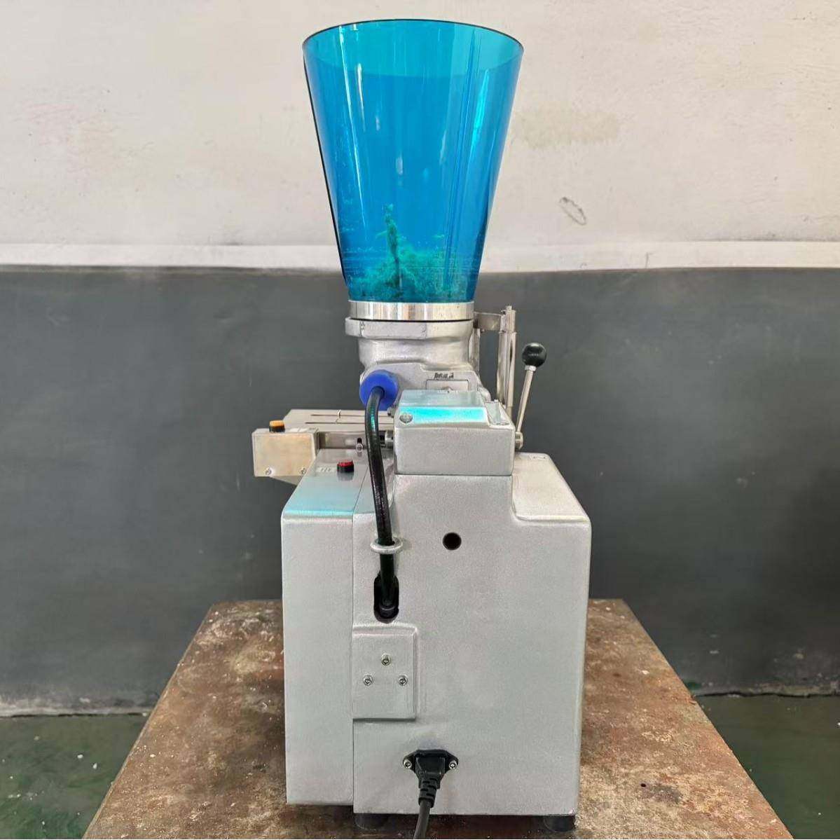 日式制作蒸饺煎饺机仿手工饺子机小型包合式半自动饺子锅贴成型机,淘宝优惠券,粉丝福利购,淘宝优惠卷