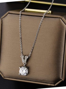 高级感满钻V字锆石钛钢锁骨链