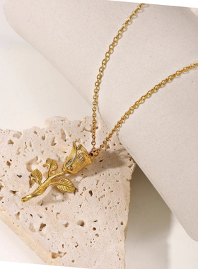 新款轻奢金色钛钢立体玫瑰项链