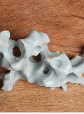 大鱼美器 陶瓷太湖石 仿生设计纯手工镂空雕刻山子 茶席笔架摆件