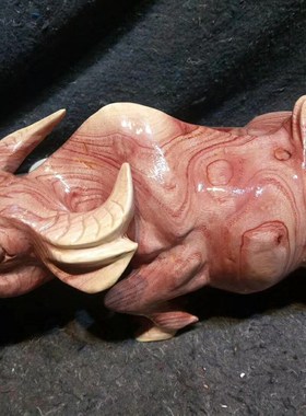 动物家居装饰件木香樟木生肖牛摆件桌面实木手工雕刻马猪花纹