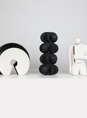 现代简约高级感艺术抽象人物摆设品样板房间酒柜家居软装饰品摆件