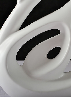 北欧简约家居饰品黑白天鹅摆件陶瓷工艺品客厅酒柜装饰品结婚礼物