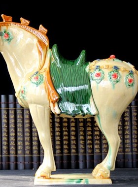 唐三彩陶瓷马摆件三花高樱红马工艺品桌面博古架办公书架餐桌摆设