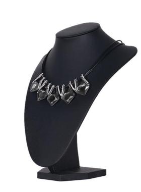 简约售楼部样板房衣帽间卧室项链吊坠模特组合摆件饰品装饰装饰品