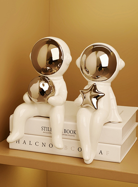 创意太空人太空人摆件轻奢小号客厅玄关电视柜酒柜家居装饰工艺礼