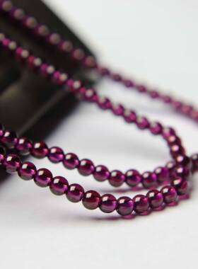 走进东非鹏飞珠宝紫牙乌石榴石手串精品多圈红色时尚饰品女款礼物