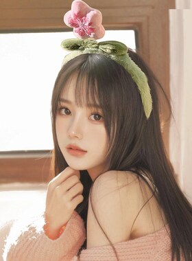 毛绒花朵发箍女2024新款可爱洗脸发F捆头箍女款高颅顶压发发卡头