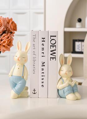 家居装饰品桌面创意小众兔子书靠书立摆件高级感电视柜酒柜办公室