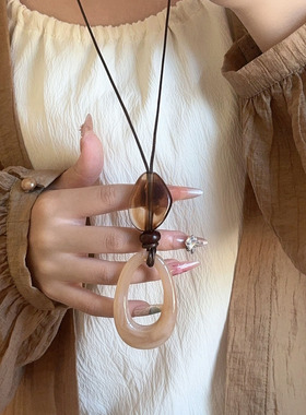 秋冬新款不规则木质圆环吊坠项链