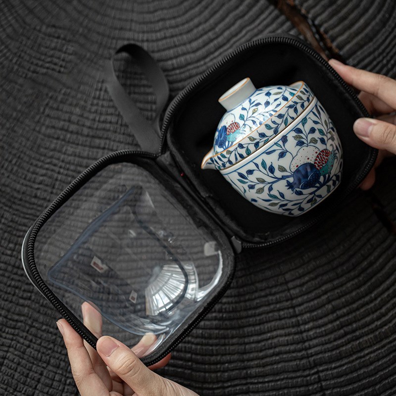 Blue and white Chinese quick cup one pot two cups v portable small set travel tea set antique blue and white porcelain teapot