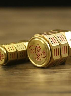 黄铜梅花易数骰子色子起卦工具周易手把件指尖陀螺风水摆件解压男