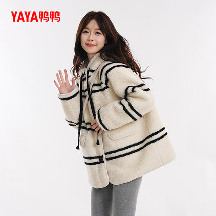 鸭鸭羽绒服女短款2024年秋季新品时尚休闲宽松韩版保暖羊羔毛外套