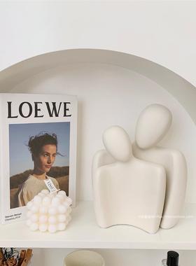 ins风抽象拥抱情侣人物摆件简约创意艺术客厅玄关电视柜家居装饰