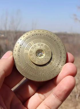 黄铜罗盘指尖陀螺手指太极八卦旋转小罗盘黄铜手把件风水摆饰陀螺