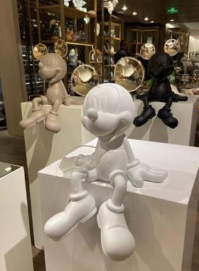 创意轻奢潮流卡通坐姿米奇摆件客厅桌面玄关书房电视柜装饰品礼盒