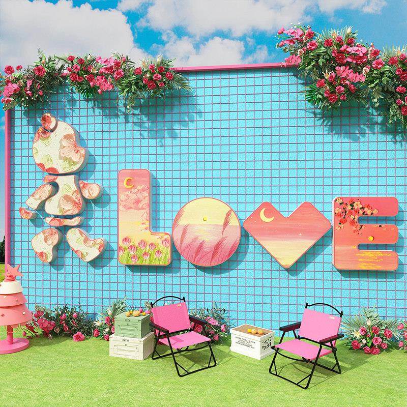 网红公仔打卡拍照区户外布置民宿小院七夕装饰造背景玫瑰花墙壁,淘宝优惠券,粉丝福利购,淘宝优惠卷