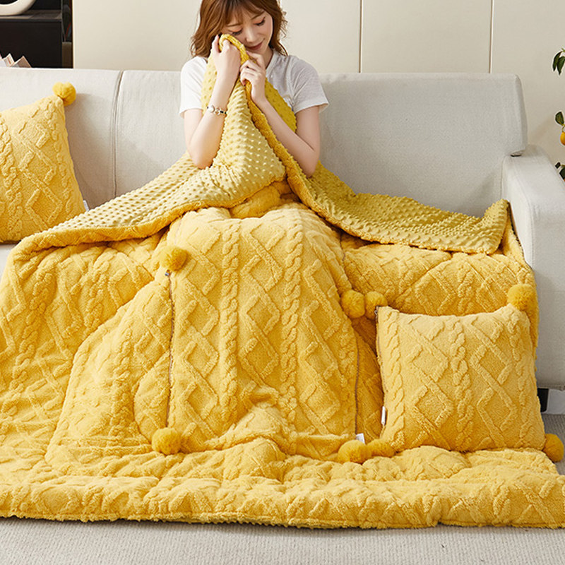 纯色双面加厚珊瑚绒抱枕被子两用汽车上办公室保暖靠垫枕头被毯冬,淘宝优惠券,粉丝福利购,淘宝优惠卷