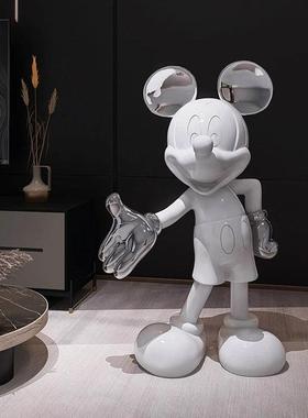 网红潮玩米奇赛博朋克落地客厅摆件玄关电视柜酒吧样板间轻奢