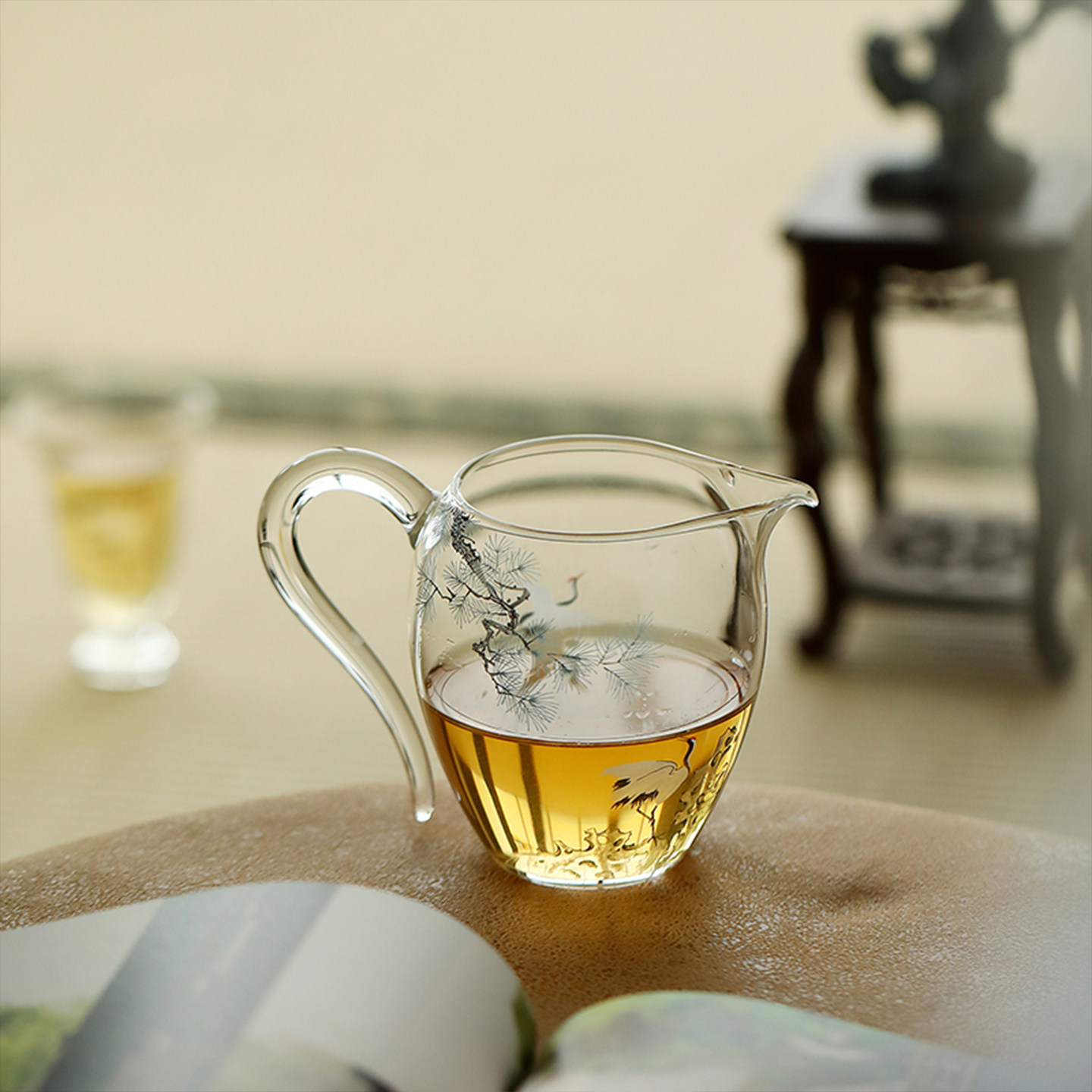 宏逐青松瑞鹤耐热玻璃公道杯家用草堂把手公杯分茶器泡茶匀杯茶海,淘宝优惠券,粉丝福利购,淘宝优惠卷