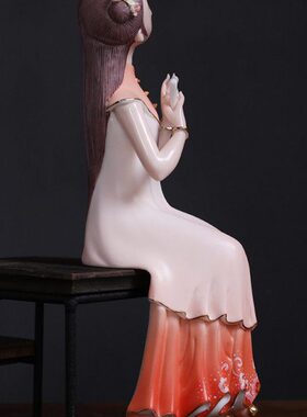 家居玄关美少女粉色瓷器现代坐装饰品会所式瓷器工艺品小仙女摆件