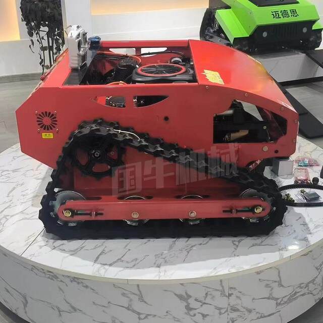 Lawn mower crawler garden orchard photovoltaic factory all-terrain high horsepower lawn mower
